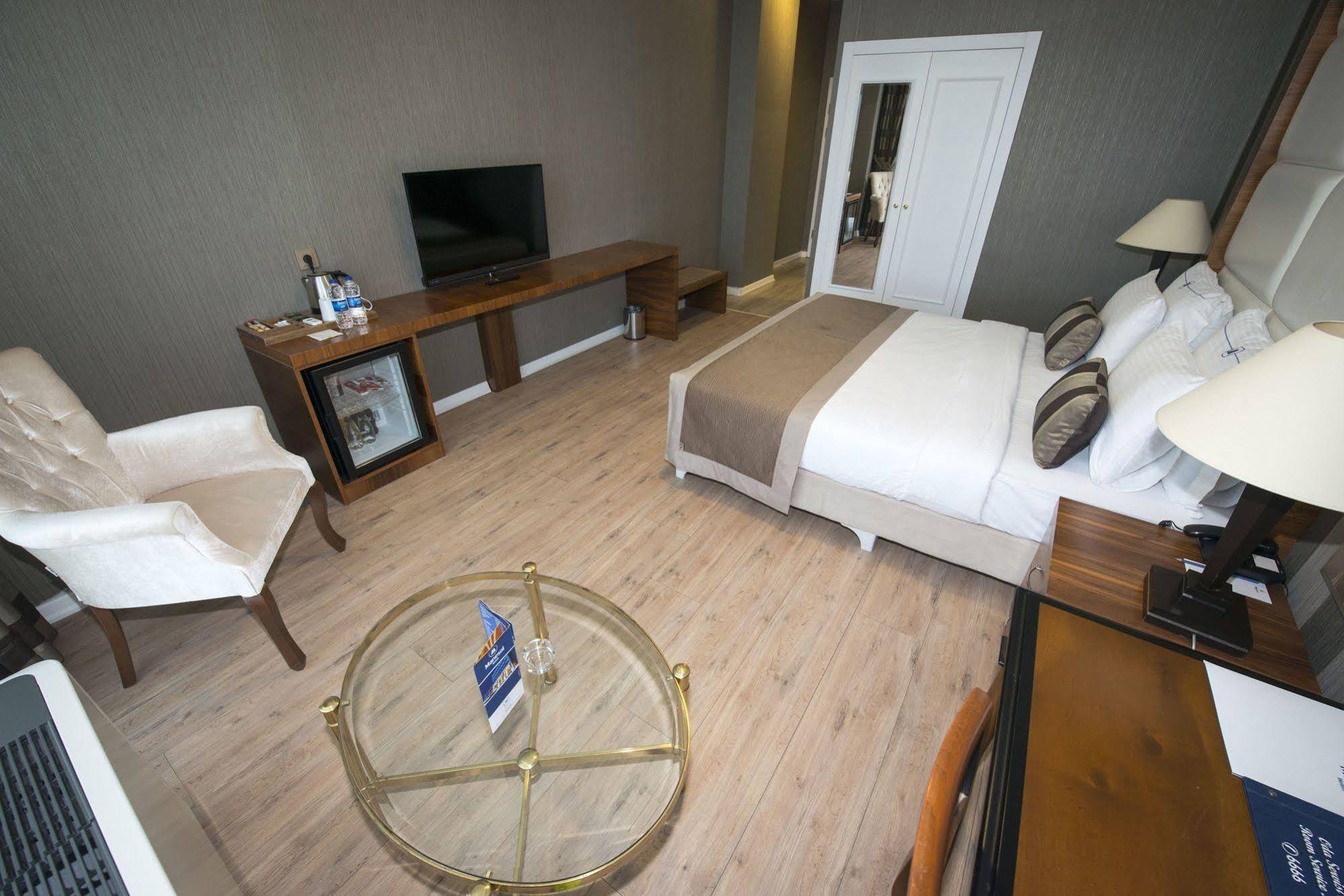 Hotel Manesol Fuar à Istambul Extérieur photo